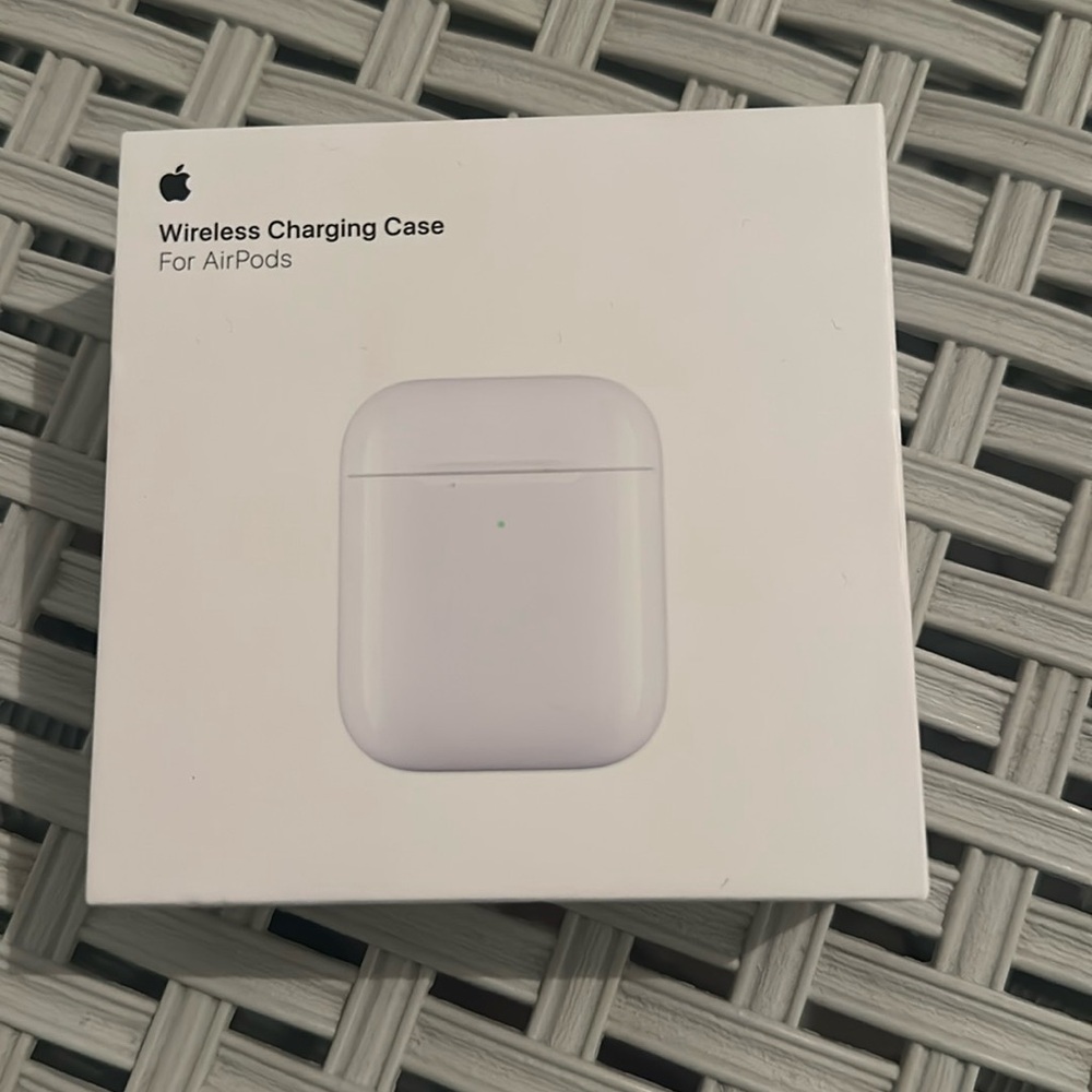 AirPod charging case